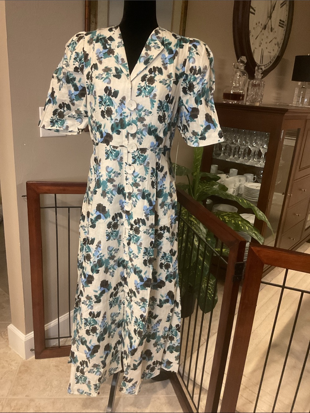 TUCKERNUCK - Budding Bluebell Hadley
Linen Dress, Medium - Picture 5 of 9